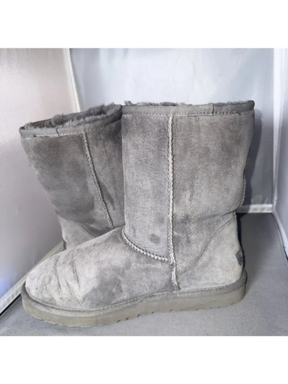 UGG Australia Classic Short Women’s Size 8 US 5825 Gray Suede Winter Boots - Picture 3 of 6
